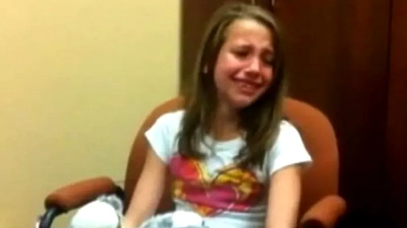 VIDEO: Reacția emoționantă a unei fetițe care își aude vocea pentru prima dată