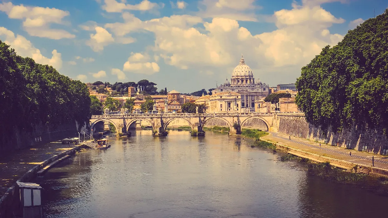 Turismul de pe mobil. Cât cheltuiesc românii pentru o vacanță 