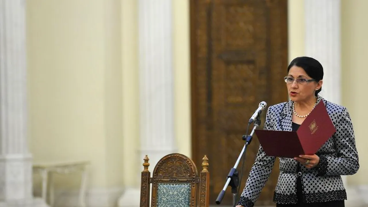 Ecaterina Andronescu s-a încurcat cu integritatea României la învestitura de la Cotroceni