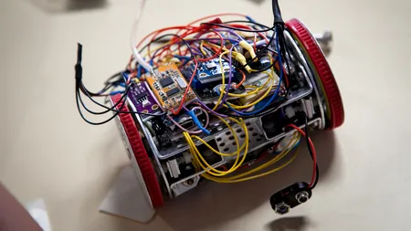 Un satelit cât doza de suc, construit de elevi din Constanța, i-a dus în finala unui oncurs organizat de Agenția Spațială Europeană