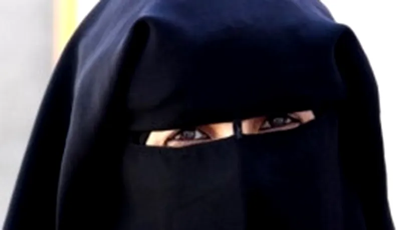 Cum arată rochița sexy pentru islamiste. Amazon a scos-o de la vânzare după ce a primit amenințări