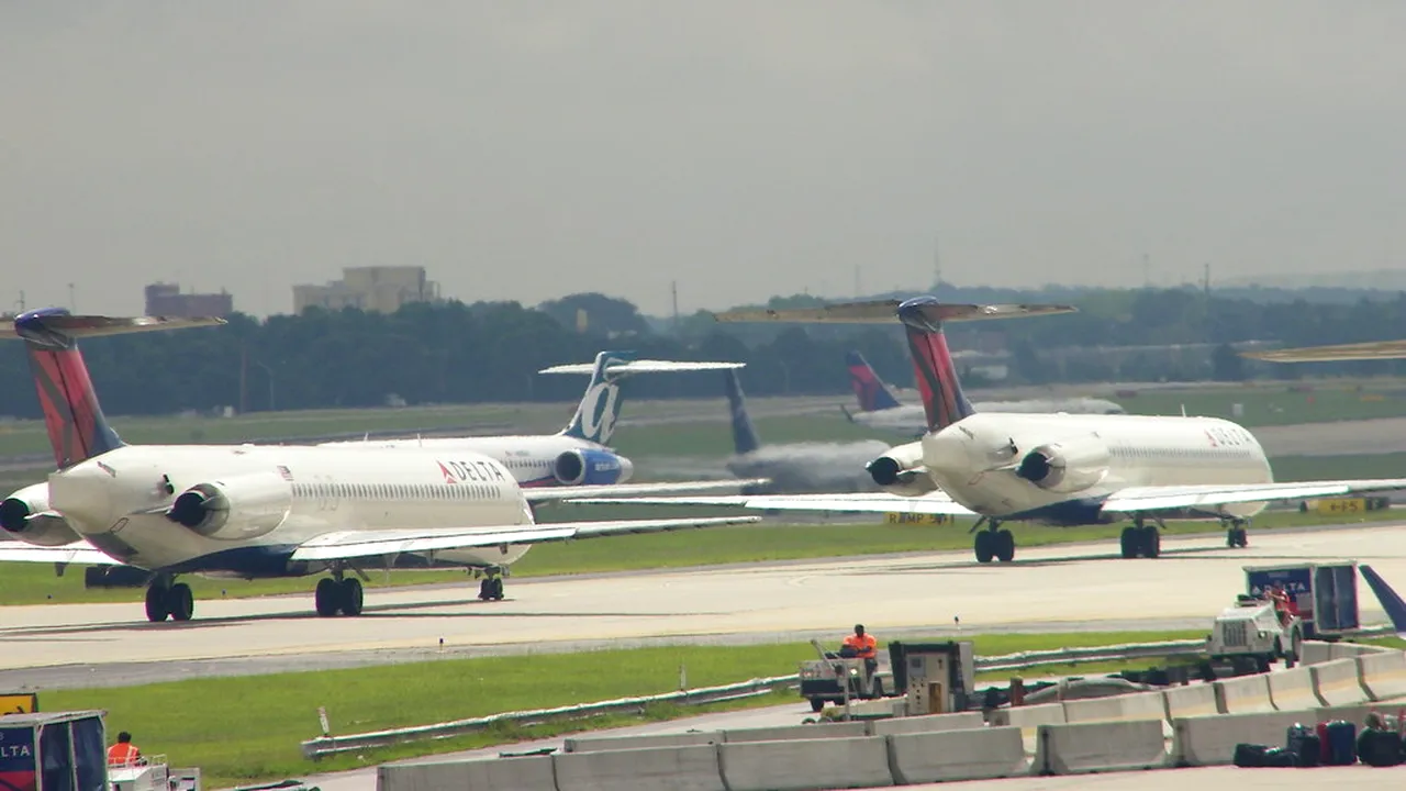 Rușii au atacat site-urile aeroporturilor din America! / Hackerii Killnet provoacă toată comunitatea IT din SUA