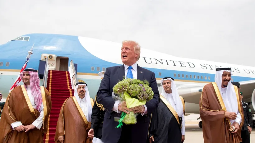 Prima ieșire în lume a președintelui Trump, între gafe de etichetă și un pachet de 110 miliarde de dolari pentru saudiți