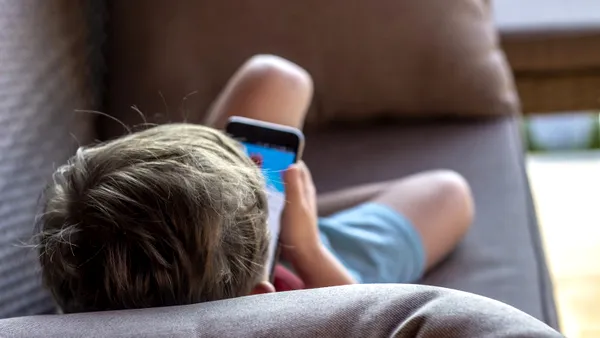 Administrația Prezidențială cere reguli pentru accesul copiilor la social media: limitele de vârstă trebuie stabilite prin lege și consultare publică