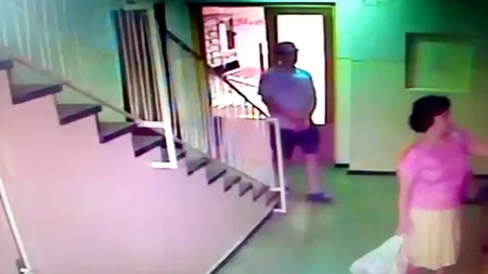 Imagini noi cu un atac sexual la lift. Agresorul este tot polițistul Eugen Stan. VIDEO