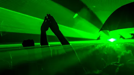 Primarul care vrea să mute toate cluburile în afara orașului pentru a nu deranja cetățenii