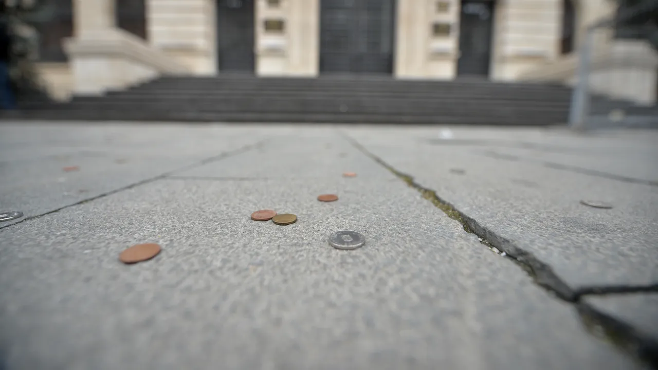 Deși are doar 10% din populația țării, Bucureștiul are în depozitele bancare 45% din sumele totale din bănci și a luat 40% din creditele totale