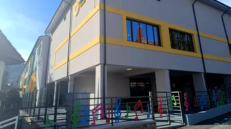 Unde se află școala din România cu piscină, lift și încălzire în pardoseală. Unitatea a fost MODERNIZATĂ cu bani europeni