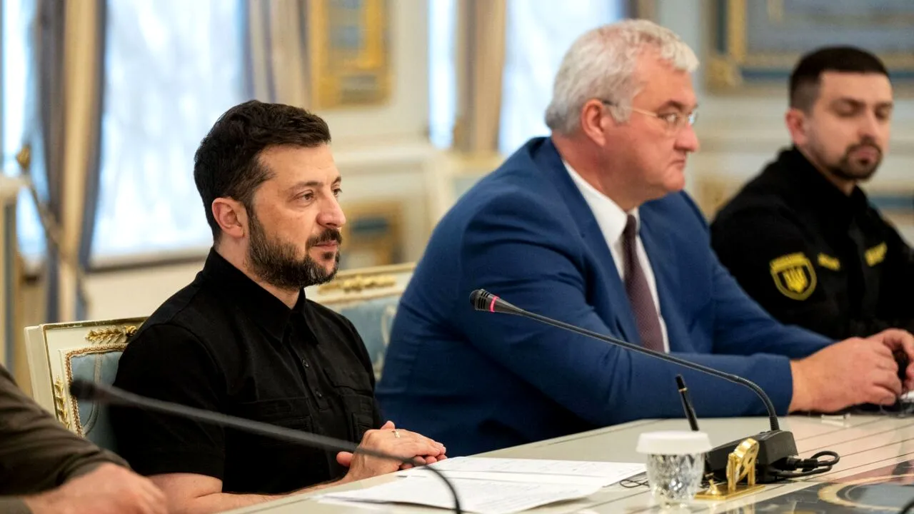 Ucraina cere Statelor Unite să continue furnizarea de ARMAMENT, în contextul intensificării atacurilor rusești