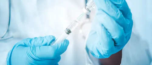 EMA nu recomandă administrarea unei a treia doze de vaccin anti-COVID. Reacția medicului Radu Țincu