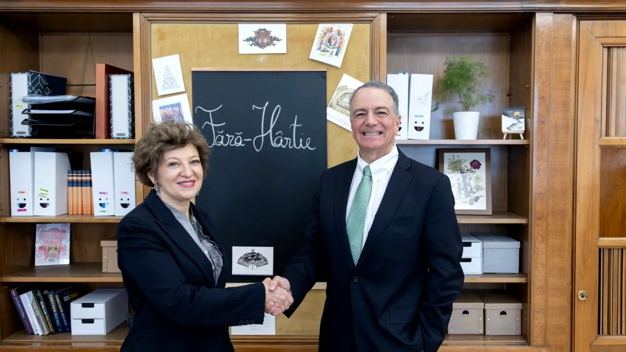 Vicepremierul Oana Gheorghiu s-a întâlnit cu ambasadorul SUA. 