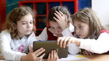 Se apropie Bacul: Amintiri din recreații. Carte, muzică, film și fotografie despre școală