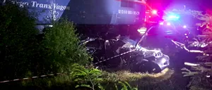 Tragedie în Teleorman. Un autoturism a fost izbit în plin de tren. O fată de 16 ani a MURIT și alte persoane au fost rănite