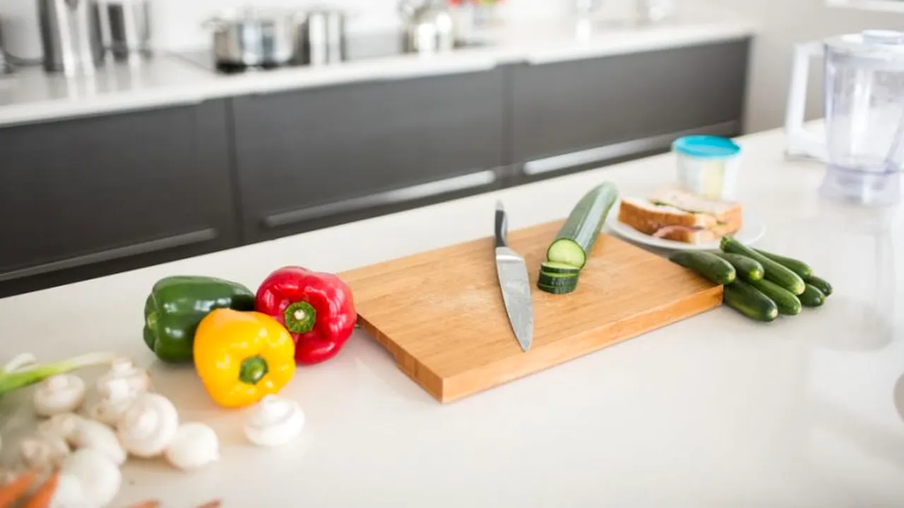 Obiectul din bucătărie care are mai mulți microbi decât lenjeria intimă. Sfaturi de curățenie de la un specialist