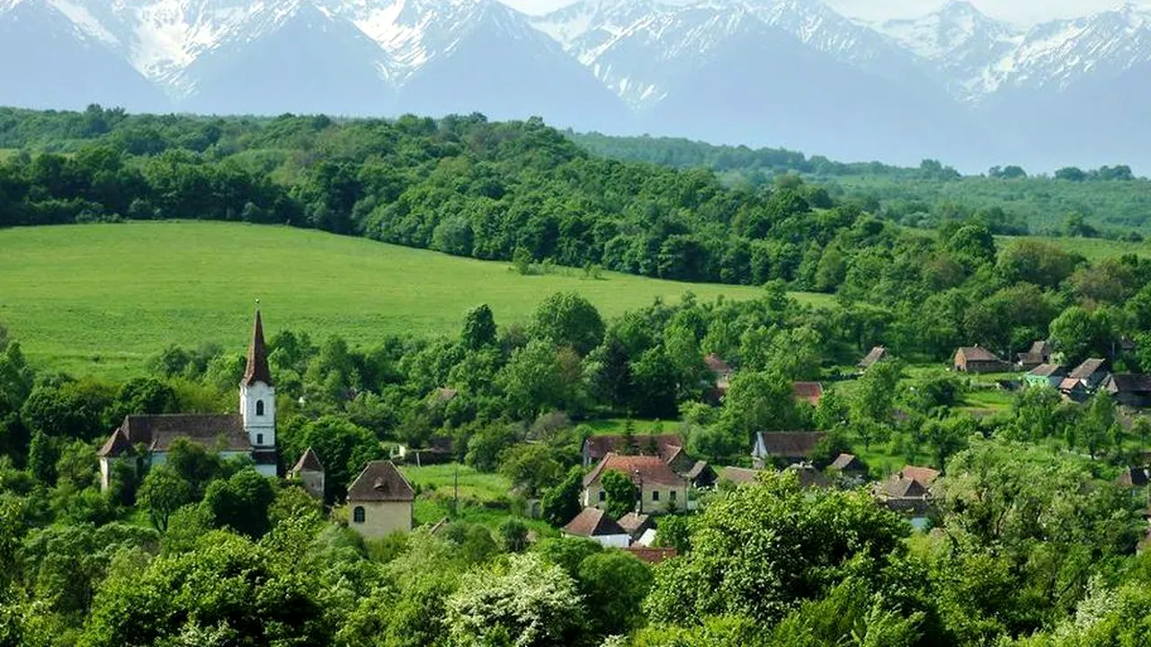 Satul din România în care o casă costă cât un salariu mediu. FOTO