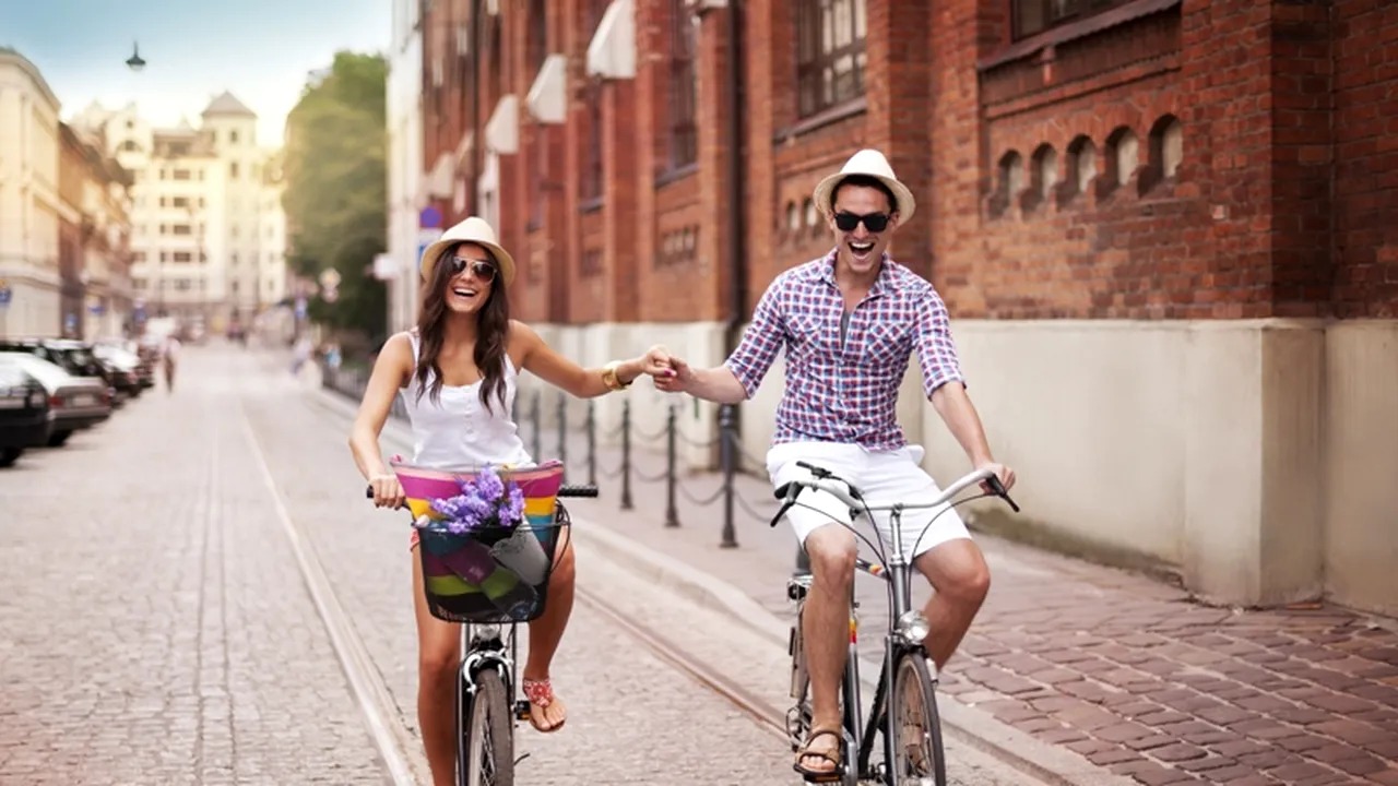 Britanicii se îndrăgostesc în vacanță. Mulți ajung din concediu direct în fața altarului