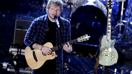 Motivul pentru care lui Ed Sheeran i-a fost tăiat microfonul în timpul unui concert stradal, în India. Cum a reacționat cântărețul