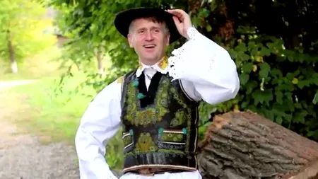 POMOHACI versus Ordonanța Militară. Fostul preot încalcă restricțiile: Haideți mai aproape de mine! Haideți! Doamne ajută! - VIDEO