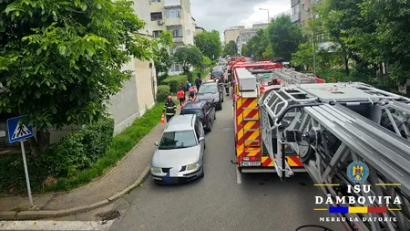 INCENDIU într-un bloc din Târgoviște. 23 de locatari au fost evacuați. Mobilizare în forță, două persoane au ajuns la spital