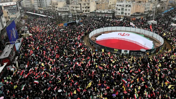 Explozii puternice la Teheran, în timpul unui marș tradițional. Mii de oamenii s-au adunat pe străzi și în piețe