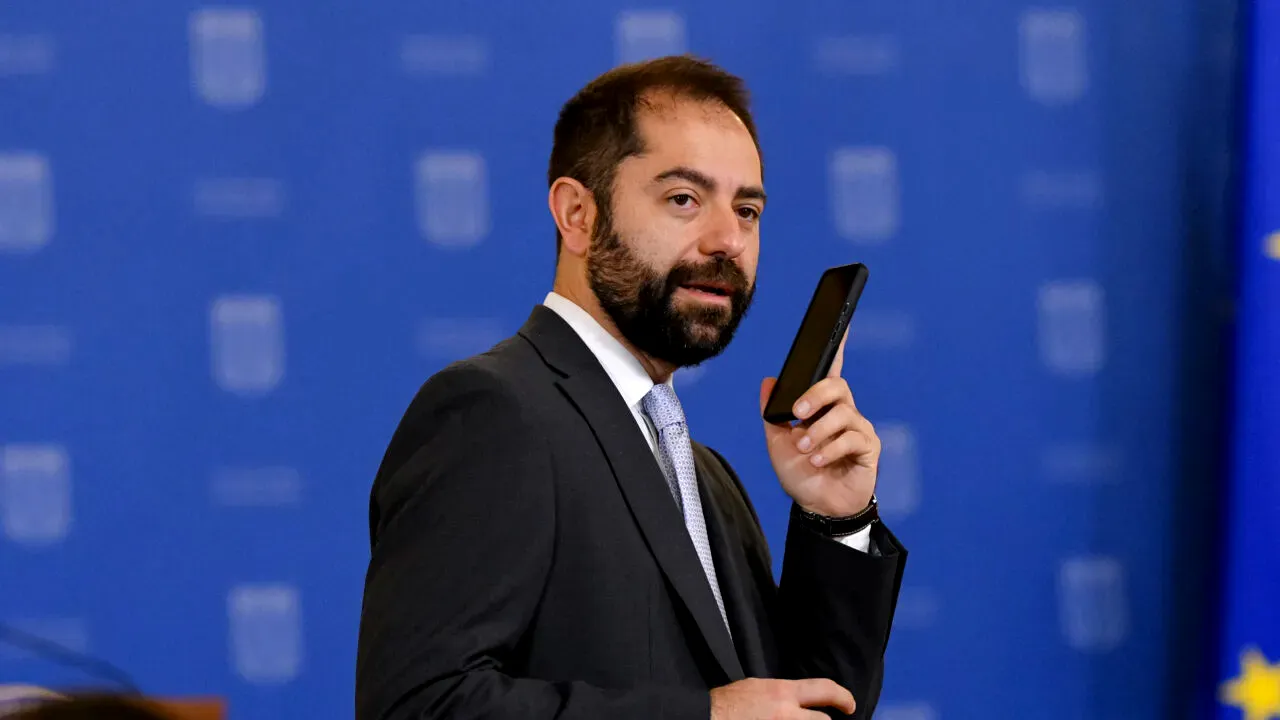 Consilierul lui Nicușor Dan, Radu Burnete: ”V-aş sugera să vă obişnuiţi cu instabilitatea sistemică, e pe toată planeta şi nu cred că va trece curând”