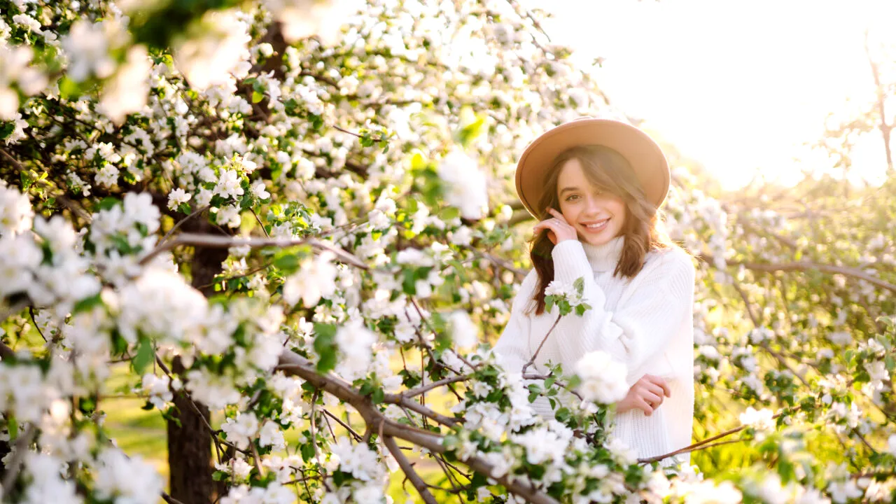 Cele trei ZODII pentru care luna aprilie 2025 aduce abundență și noroc. Au parte de câștiguri importante și admirație