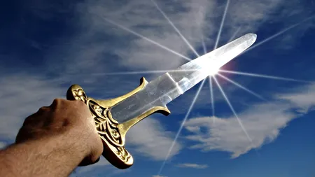 Sabia cu două tăișuri din 2021: Nu solicitați suspendarea ratelor la credite dacă aveți o situație financiară stabilă. Cât plătesc în plus cei care și-au amânat ratele în 2020?