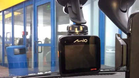 REVIEW Mio MiVue 588 - Cameră video Full HD pentru mașină