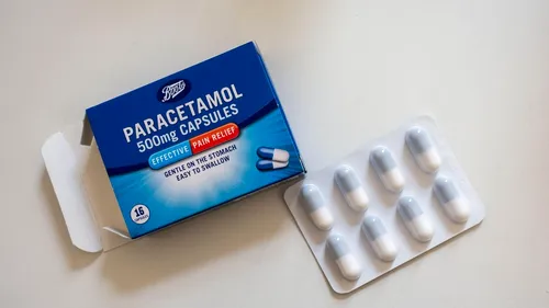 Studiu: Consumul de paracetamol pe termen lung crește riscul de accident vascular cerebral și atac de cord