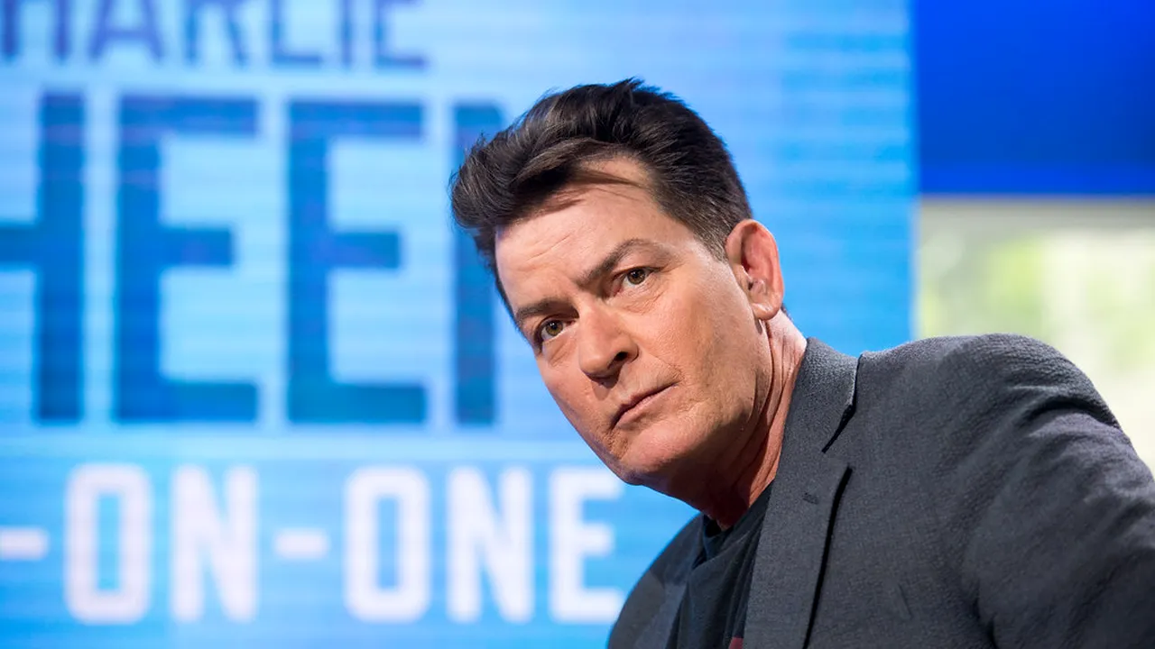 Charlie Sheen, ATACAT de o femeie în casa sa din Malibu/„I-a rupt cămaşa şi a încercat să-l sugrume”