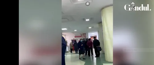 GÂNDUL LIVE. Imagini cu camera ascunsă! Coadă uriașă la o policlinică de stat. Pacienții nu respectă distanțarea fizică - VIDEO EXCLUSIV