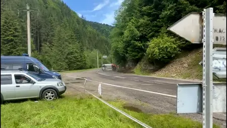 Accidente la Raliul Argeșului: O mașină s-a răsturnat, o alta a intrat în spectatori | VIDEO