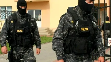 Fabrică ilegală de mezeluri, descoperită în Capitală. 10 tone de mezeluri  au fost confiscate