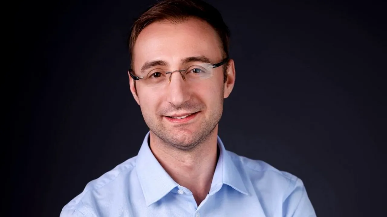 FOTO - Un tânăr de 34 de ani s-a aruncat în gol de la balconul unui bloc din Sectorul 2 / Este vorba despre medicul Radu Mirică - surse