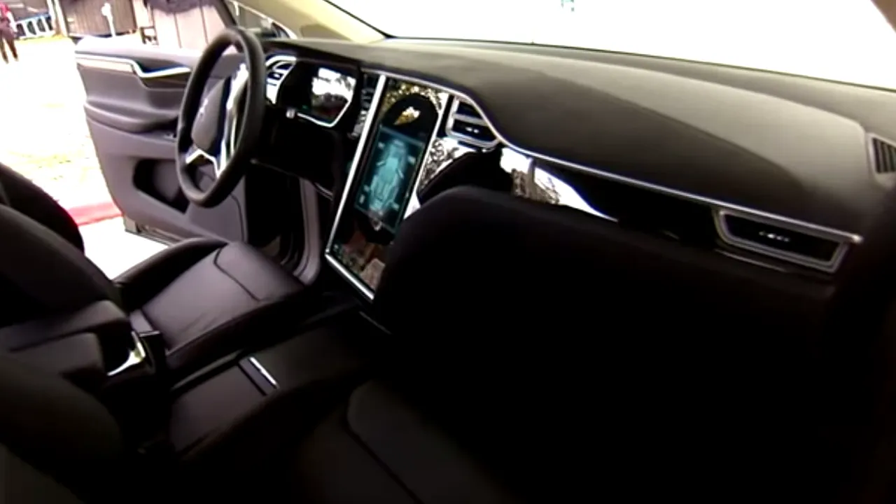 Tesla a lansat primul SUV electric din lume