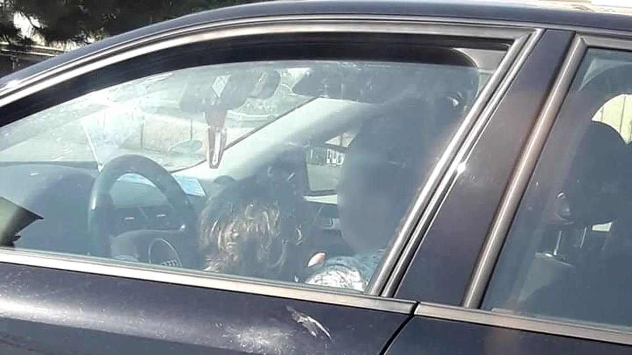 Poliția caută o șoferiță de Audi după ce această imagine a fost luată pe cea mai aglomerată stradă din Alba Iulia
