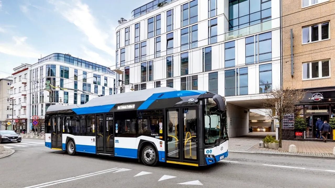 Achiziție. Municipiul Tg. Jiu cumpără 11 troleibuze noi. Valoarea totală a contractului este de 4,5 milioane euro