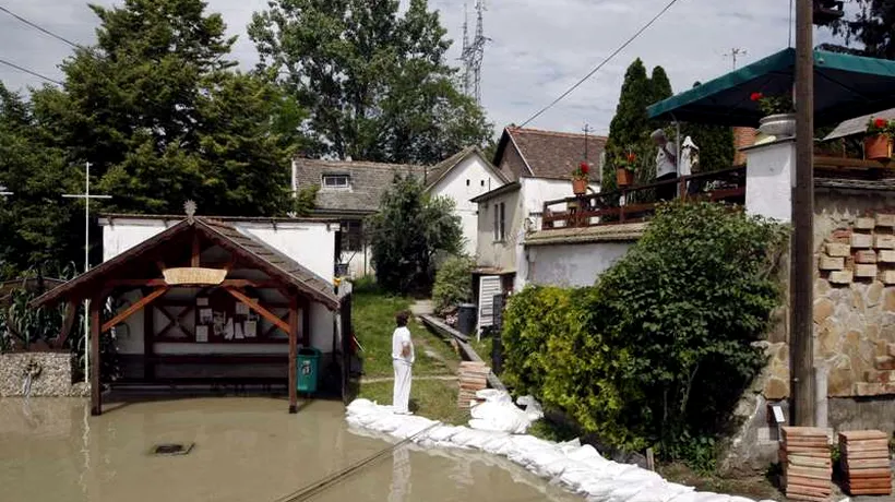 Evacuări, drumuri inundate și sate izolate în vestul Ungariei
