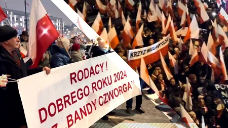 VIDEO |  Sute de mii de polonezi asediază pașnic Parlamentul. Susținătorii partidului Lege și Justiție contestă arestarea apropiaților președintelui