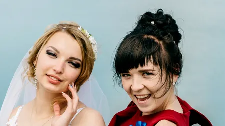 Soacra mare, făcută cu ou și cu oțet după ce a apărut îmbrăcată așa la nunta fiului ei: „Femeie nebună!”