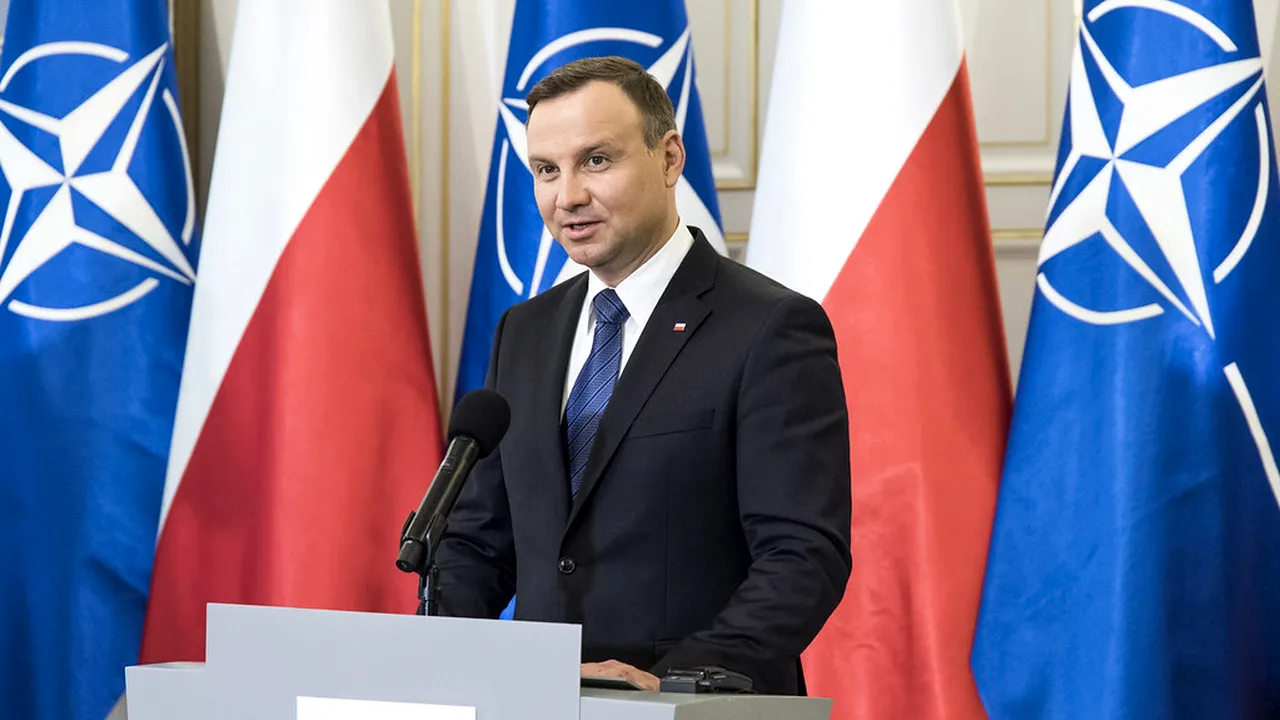 Ce decizie a luat președintele Poloniei în privința legii care reglementează restituirea bunurilor confiscate de comuniști