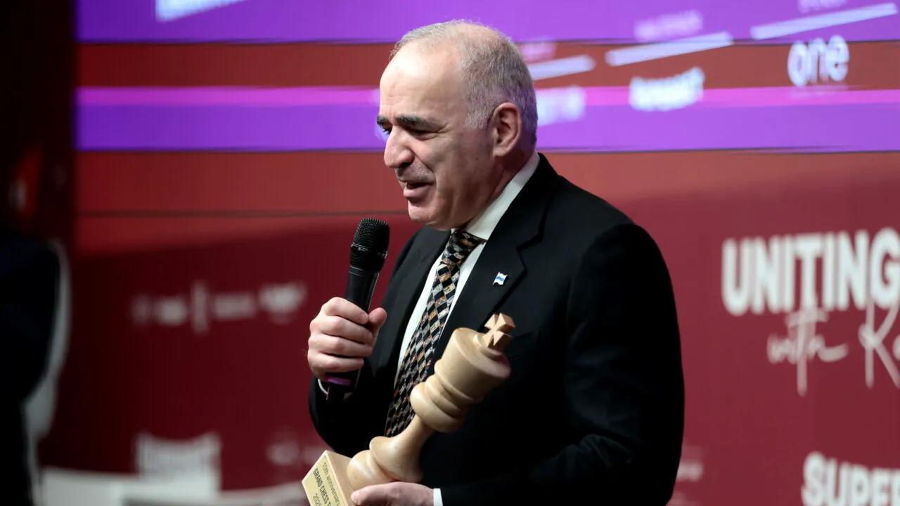 Rusia ar fi plănuit să-l ucidă pe marele sahist Garri Kasparov, în această vară. Fostul campion mondial a fost plasat sub protecție specială în SUA. Ce detalii au ieșit la iveală despre planul de asasinat