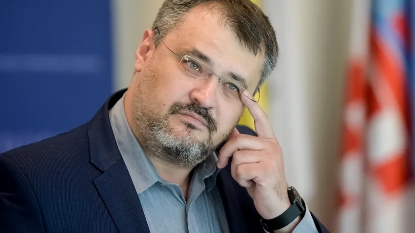PSD i-a dat replică lui Cristian Ghinea, în urma disputei cu ministrul Sănătății, Alexandru Rafila: „Nu sunt bani de sandale în PNRR pentru tine! Du-te și muncește ceva pe bune!”