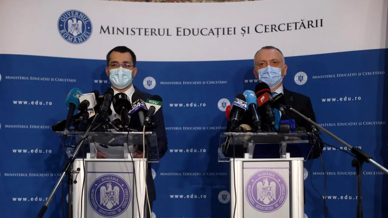 În ce condiții revin elevii luni la școală: „Purtarea măștii este esențială. Vulnerabilitatea majoră este transportul școlar”