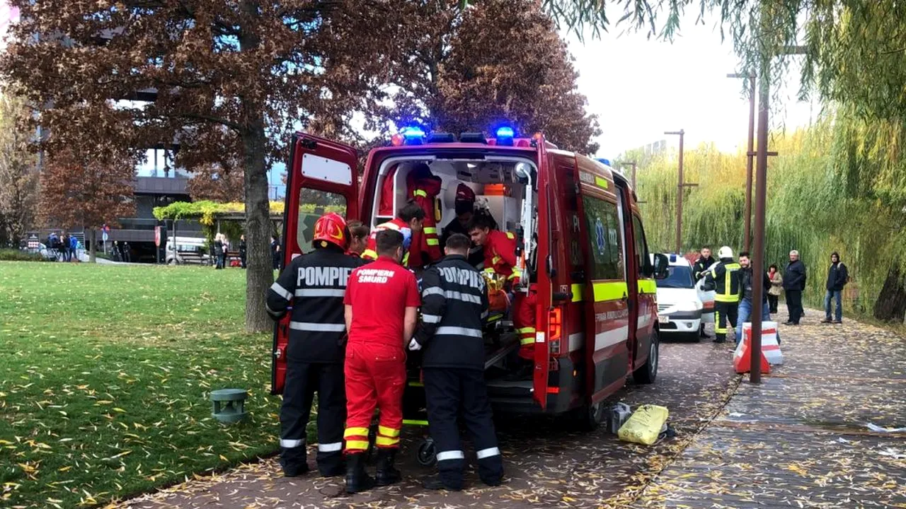 Femeie găsită în apă, salvată de medicii din Cluj: A fost găsită plutind cu fața în jos pe marginea unui lac