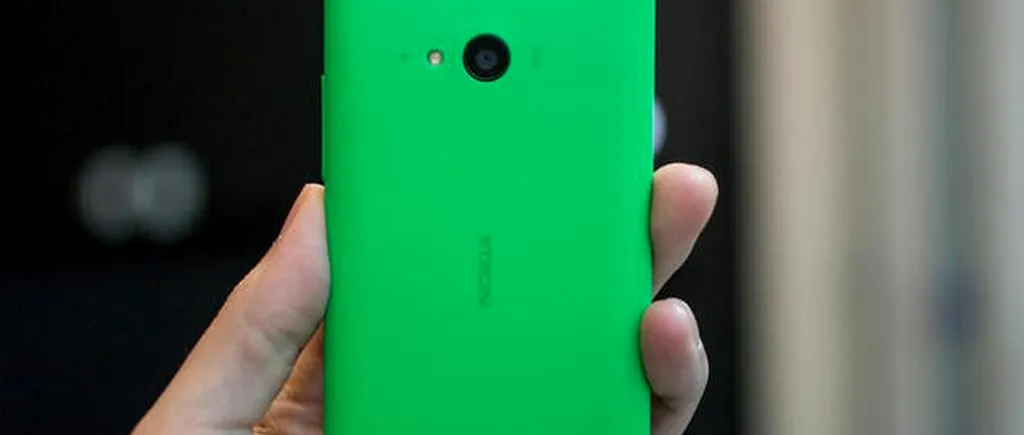 Review Lumia 735, „smartphone-ul selfie lansat de Microsoft 
