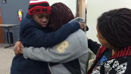 Un băiat dispărut de patru ani a fost găsit în viață ÎN CASA TATĂLUI, în spatele unui perete fals