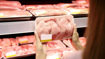 Președintele ANPC, despre carnea de pui colorată artificial: „Ne confruntăm cu un atentat serios la siguranța fiecăruia dintre noi”