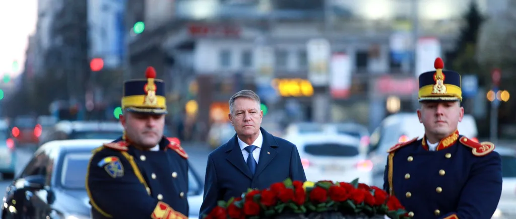Klaus Iohannis a depus o coroană de flori în memoria victimelor Revoluției din Decembrie 1989