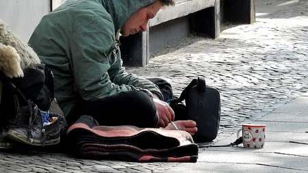 Averea strânsă de un fals CERȘETOR din Constanța în doar 3 ore/Cum îi păcălea pe oameni să-i dea bani